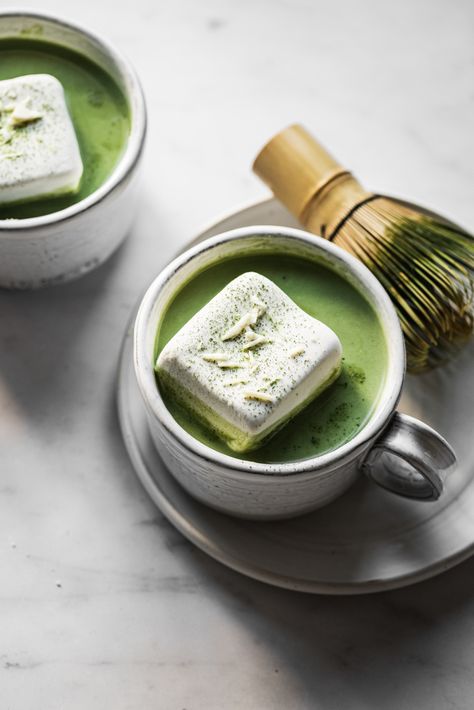 MATCHA WHITE HOT CHOCOLATE - ful-filled Matcha Sweets, Matcha Hot Chocolate, Matcha White Chocolate, Coconut Chia Pudding, How To Make Marshmallows, Matcha Chocolate, Scratch Recipes, Matcha Drink, White Hot Chocolate