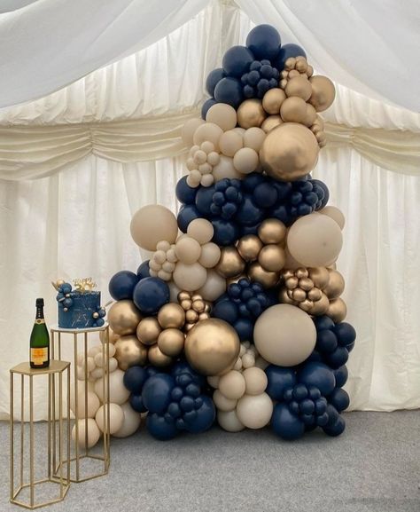 Navy Blue Balloon Decor, Navy And Gold Balloons, Navy Blue Party Theme, Navy And Gold Party Decor, Navy Balloon Garland, 21st Decor, Uni Graduation, Blue Party Themes, 60th Birthday Balloons