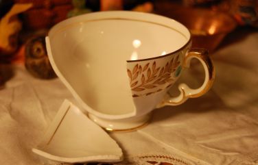 Cracked Teacup, Broken Teacup, Tea Cup Image, Teacup Tattoo, Couple Hoodies, Simple Object, Mad Tea Party, China Tea Cups, The Cup