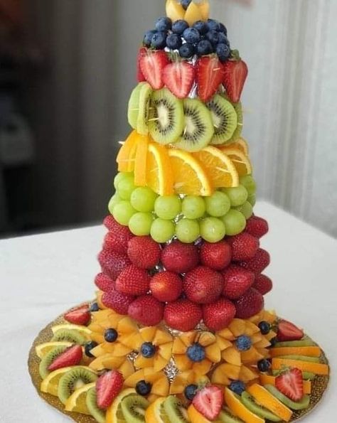 Tumpeng Buah, Fruit Tray Designs, Fruit Tower, Fruit Buffet, Fruit Creations, Fruit Platter Designs, Fruit Platters, Decorações Com Comidas, Halloween Food Treats