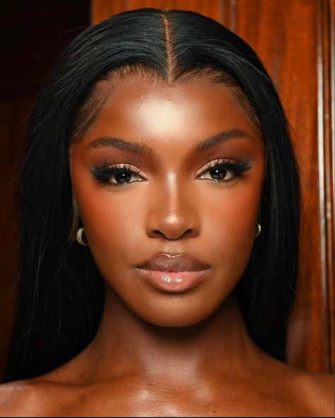 Leomie Anderson, Dinner Makeup, Makeup Celebrity, Pretty Dark Skin, Brown Girls Makeup, Natural Hair Short Cuts, Black Skin Care, Makeup For Black Skin, Makeup Glam