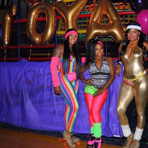 #toyas80sskateparty #rollinwithToya  cc: @karencivil @iamminglee Skate Party Outfit, Disco Skate Party, 1989 Party, 90s Outfit Party Hip Hop, 80s Party Costumes, 90s Party Ideas, 90s Themed Outfits, 90s Theme Party Outfit, 80s Fashion Party