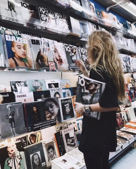 Marie Von Behrens, Foto Top, Skateboarder, Oui Oui, Instagram Inspo, Record Store, Forever Young, Photo Instagram, Grunge Aesthetic