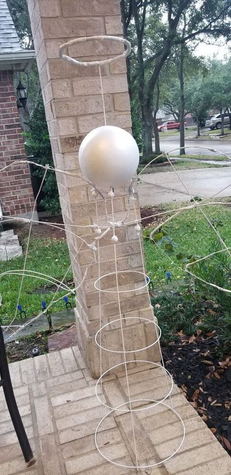 Diy Tomato Cage Christmas Decorations, Tomato Cage Crafts Outdoor Christmas, Yard Angels Diy, White Christmas Yard Decorations, Diy Lifesize Christmas Decorations, Outdoor Christmas Decorations Yard Trees, Tomato Cage Angel Tutorial, Easy Christmas Yard Decorations, Tomato Cage Trees Christmas