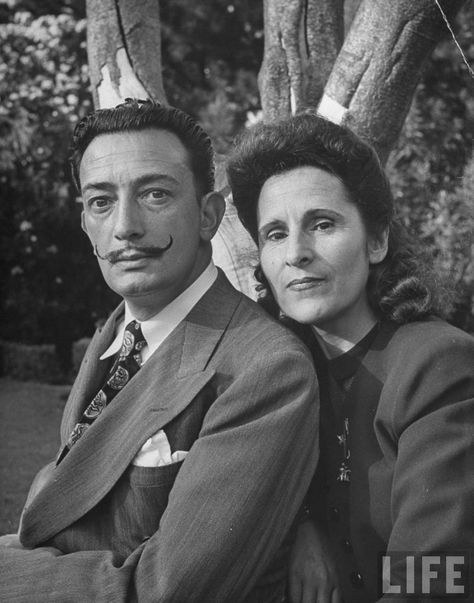 Salvador and Gala, 1945. I didn't meet them of course but I did walk an amazing exhibit of his works :) Hans Thoma, Salvador Dali Art, Dali Art, Max Ernst, Famous Couples, Charles Darwin, Time Life, Life Pictures, Salvador Dali