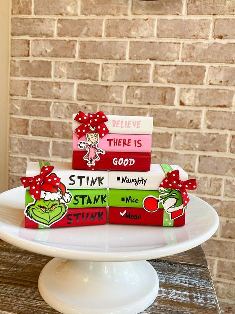 Cindy Lou Decorations, Cindy Lou Who Decorations, Grinch Book Stack, Cindy Lou Who Christmas Tree, Grinch Dollar Tree Diy, Easy Diy Grinch Decorations, Grinch Table Decorations, Who Ville Decorations Christmas Ideas, The Grinch Christmas Decorations