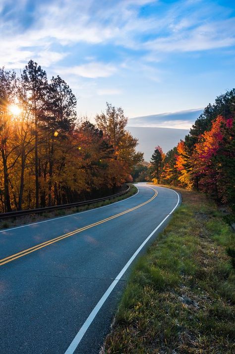 Arkansas Road Trip, Oklahoma Travel, Boomer Sooner, Travel Oklahoma, Scenic Roads, Lovely Places, Sun Rise, Scenic Byway, Winding Road