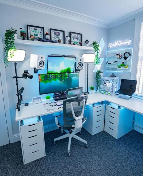 What would you change to this cool setup?💙 Minimal Pc Setup, Pc Room Setup, Gaming Setup Bedroom, Gaming Bedroom Ideas, Workstation Setup, Gaming Computer Room, Games Room Inspiration, Workstations Design, Small Game Rooms