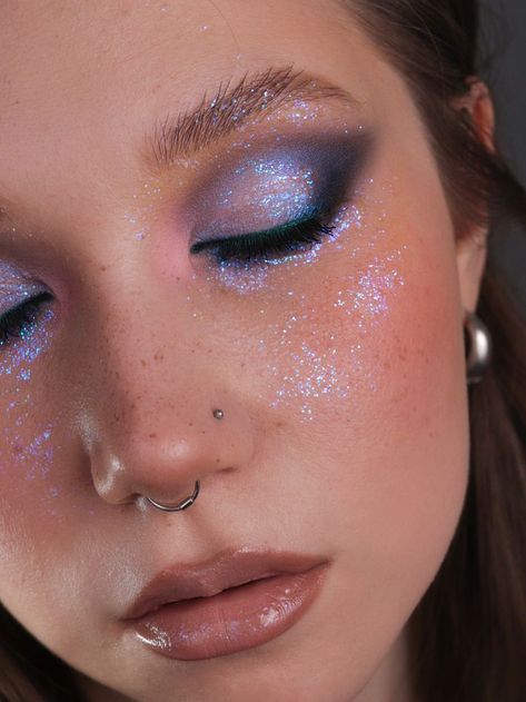 Makeup Inspiration Aesthetic, Galactic Makeup, Galaxy Makeup Looks, Celestial Makeup, Make Up Aesthetic, Up Aesthetic, Space Makeup, Galaxy Makeup, A Daily Routine