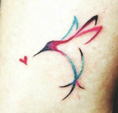 Hummingbird Tattoo Meaning, Small Hummingbird Tattoo, Catrina Tattoo, Inspiration Tattoos, Geniale Tattoos, Hummingbird Tattoo, Bird Tattoo, Tattoos For Daughters, Mom Tattoos