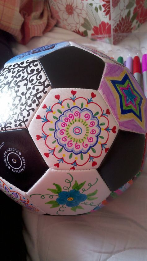 Decorated soccer balls, made to order. Soccer Snacks, Soccer Crafts, Soccer Room, Senior Exercises, Soccer Camp, Soccer Art, Soccer Birthday, Soccer Workouts, Soccer Tips