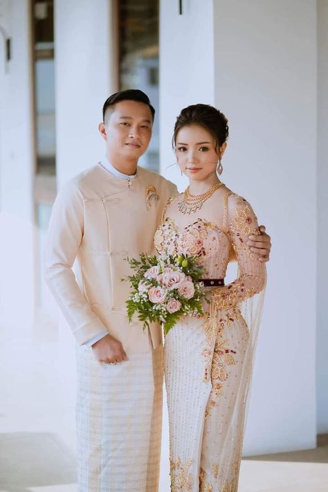 Myanmar Wedding Photography, Myanmar Pre Wedding, Myanmar Traditional Wedding Dress Design, Wedding Photos Myanmar, Myanmar Wedding Photos Poses, Wedding Dresses Myanmar, မင်္ဂလာဆောင် Photo, Myanmar Weeding Couple, Myanmar Wedding Dress Photo