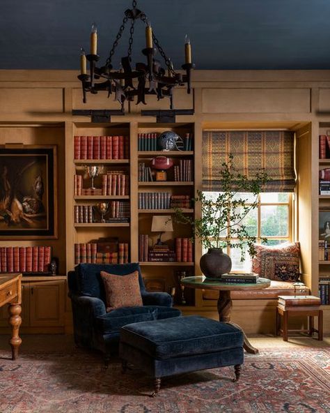 Kara Childress on Instagram: "Handsome library styling is always a creative and rewarding challenge. Starting with horizontal and vertical book stacks, we filled in holes with personal mementos, small treasures, and antique art. My library also hosts a collection of coffee table books I love flipping through for design inspiration." Small Library Aesthetic, Beautiful Home Library, Small Library, Moody Decor, Small Attic, Library Aesthetic, Home Libraries, Stack Of Books, Home Library