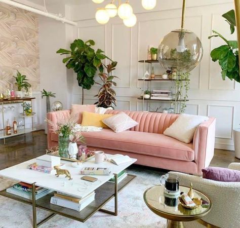 Pink Couches, Pink Couch Living Room, Pink Sofa Living Room, Pink Couch, Deco Studio, Pink Living Room, Inspire Me Home Decor, Boho Living Room, Living Room Inspo