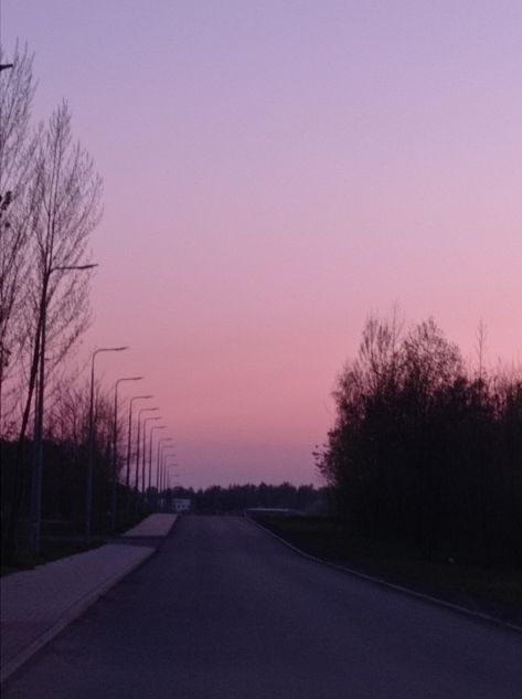 Pink Hour Aesthetic, Astetic Pics, Calm Images, Purple Hour, Pink Hour, Pinky Pinky, Aesthetic Nostalgia, Hour Aesthetic, Rare Colors