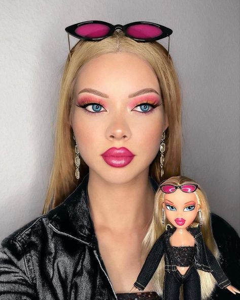 Blonde Bratz Doll, Blonde Bratz, Bratz Doll Makeup, Bad Makeup, Makeup Fails, Light Makeup Looks, Bratz Doll Outfits, Doll Makeup, Fashion Aesthetics