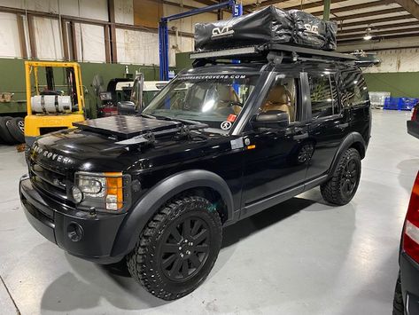 Land Rover Discovery 3 Outfitted for overlanding. Find out more about this rig, look up specs and check the full part list. SUV and trucks modified for overlanding, rock crawling and recreational off-roading. #landrover #offroad #overland Land Rover Lr3 Off Road, Discovery 4 Offroad, Land Rover Lr4 Overland, Lr3 Land Rover, Discovery 3 Off Road, Land Rover Discovery 4 Modified, Land Rover Discovery Camper, Lr3 Overland, Lr4 Overland