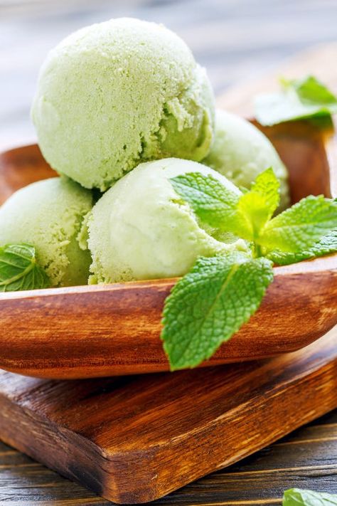 Spumoni Ice Cream, Rum Raisin Ice Cream, Thermomix Recipes Healthy, Recipe Cucumber, Tiny Chef, Mint Sorbet, Bean Ice Cream, Vanilla Ice Cream Recipe, Palate Cleanser