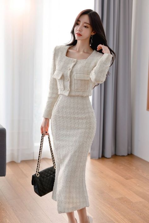 Baju Kahwin, Elegant Dresses Classy, Woman Suit Fashion, Korean Fashion Dress, Classy Work Outfits, Modest Fashion Outfits, Mua Sắm, Kpop Fashion Outfits, Kpop Fashion