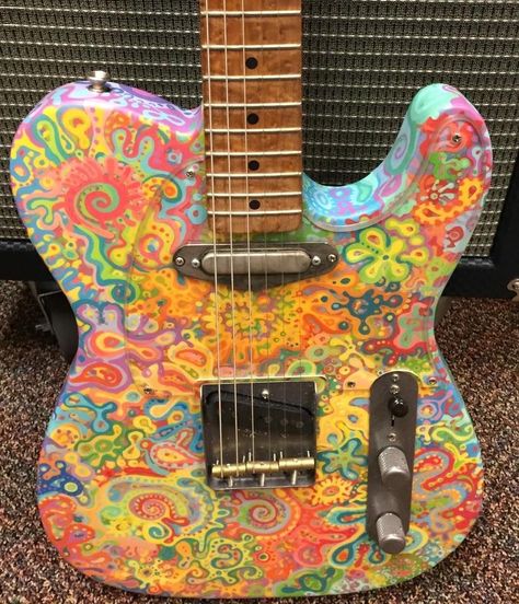 Guitar Painted, Pretty Guitars, Instruments Art, Electric Guitar Design, Bass Ukulele, Guitar Obsession, Custom Electric Guitars, Guitar Painting, Cool Electric Guitars