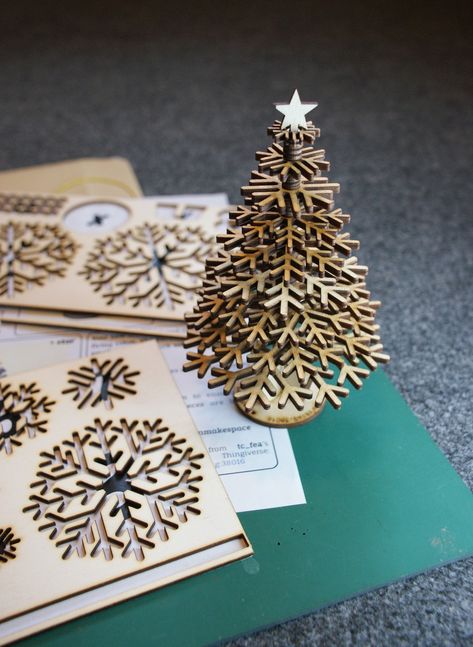 Instructions | Laser-cut, Mail-able Christmas Tree | Hackaday.io Lasercut Ideas, Lézervágott Fa, Types Of Christmas Trees, Laser Cut Wood Crafts, Laser Engraved Ideas, Dyi Projects, Diy Templates, Wooden Christmas Trees, Snowflake Christmas