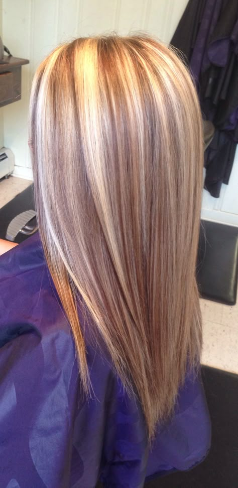 Bright blonde highlights & darker brown lowlights Brown Light Balayage, Hair Dark Highlights, Bright Blonde Hair With Dimension, Blonde Hair With Dimension, Hair With Dimension, Honey Curls, Blond Caramel, Bright Blonde Highlights, Dark Red Highlights