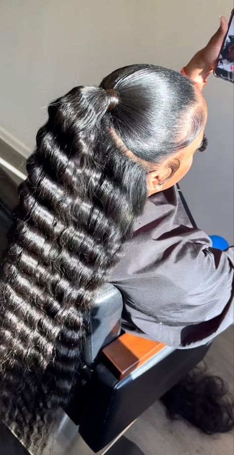 Half Up Half Down Fishtail Braid Black Women, Cute Sew Ins For Black Women, Half Up Half Down Crimps, Weave Hairstyles Sew In, Hairstyles For Black Women Wig, Bundles Hairstyles, Cute Weave Hairstyles, Homecoming Hairstyles Black Hair, Media Cola