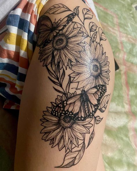 Daisy Leg Tattoos For Women, Sunflower Tattoo On Thigh, Sunflower Tattoo Thigh Hip, Sunflower Hip Tattoos Women, Sunflower Thigh Tattoos Women, Sunflower Tattoo Leg, Sunflower Leg Tattoo, Sunflower With Butterfly Tattoo, Sunflower Thigh Tattoo