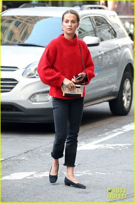 Alicia Vikander Style, Alicia Vikander, Stylish Celebrities, Fall Color Palette, The Big Apple, Fall Capsule Wardrobe, Red Sweater, Tomb Raider, Red Skirts