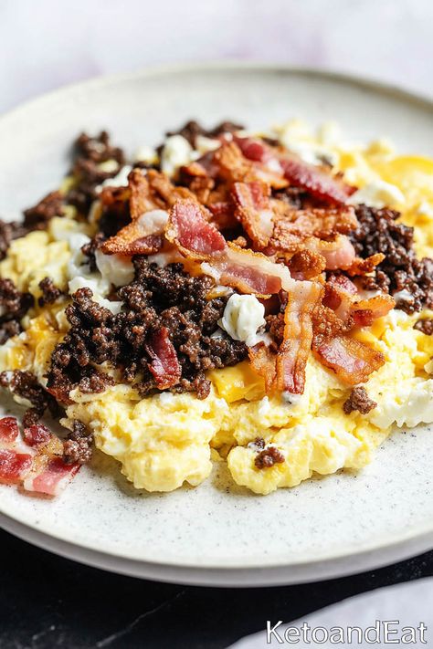 Carnivore Beef & Bacon Breakfast Scramble Beef Butter Bacon Eggs Diet Recipes, Carnivore Diet Recipes Steak, Carnivore Breakfast Casserole, Carnivore Diet Breakfast Ideas, Beef Breakfast Recipes, Carnavor Recipes, Carnivore Ground Beef Recipes, Carnivore Breakfast Ideas, Carnivor Recipes