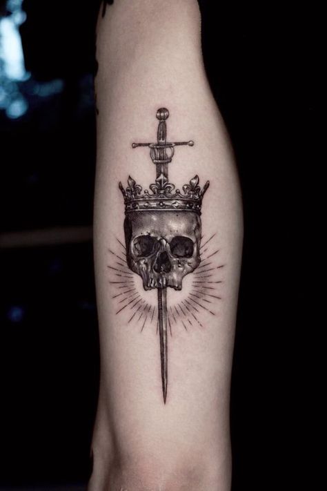 Skull Sword Tattoo Skull And Cross Swords Tattoo, Crown And Swords Tattoo, Skull And Dagger Tattoo, Three Swords Tattoo Design, Midevil Tattoos, Tattoos Masculinas, Bull Skull Tattoos, Skull Hand Tattoo, Knight Tattoo