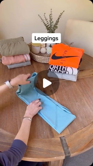 Noocx® - Smart Gadgets on Instagram: "Drop ❤️ if this is useful! Great content by effectivespaces. Follow HER on tiktok and Instagram for more! . A little late with your March requests. I hope these help xx #laundry #travel #folding" Fold Sweaters For Travel, Folding Tips Clothes, Closet Folding Clothes, Tshirt Folding Hack Drawer, Folding Hacks For Travel, How To Fold Your Clothes, How To Fold Leggings, Folding Tips, Folding Hacks