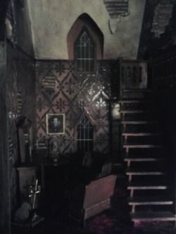 Creepy Stairwell, Creepy Dollhouse, Spooky Dollhouse, Halloween Dollhouse, Dollhouse Halloween, Haunted Doll, Edgar Allen, Haunted Dollhouse, Allen Poe