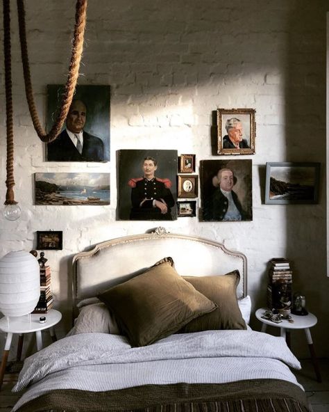 Lynda Gardener, Loft Aesthetic, Dark Academia Interior, Casual Decor, Relaxing Bedroom, Country Interior, Beautiful Spaces, My Bedroom, Eclectic Home