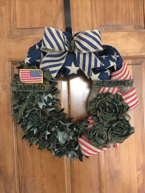 Marine Wreath, Us Marines Uniform, Marine Corps Christmas, Marines Uniform, Military Wreath, Military Christmas, Army Wife Life, Wreath Inspiration, Military Decor