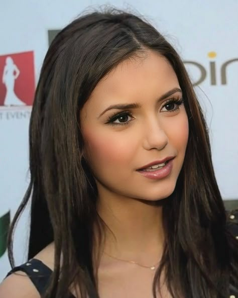 Nina Dobrev Eyebrows, Elena Gilbert Eyebrows, Young Nina Dobrev, Elena Gilbert Makeup, Nina Dobrev Interview, Elena Gilbert Hair, Nina Dobrev Wallpaper, Nina Dobrev Makeup, Pretty Celebrity