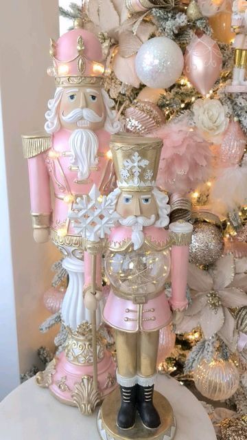 Pink Christmas Bedroom, Pink And Gold Christmas, Christmas In Pink, Nutcracker Christmas Decorations, A Pink Christmas, Christmas Dreaming, Christmas Decorations Ideas, Pink Xmas, Pastel Christmas