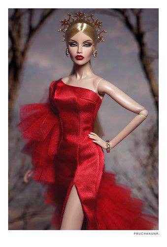 Fashion Royalty Midnight Garden Aymeline (Net-A-Porter exc… | Flickr Barbie Fashion Royalty, Sewing Barbie Clothes, Glamour Dolls, Glam Doll, Midnight Garden, Barbie Gowns, Evening Dresses Short, Wedding Dresses Beaded, Beautiful Barbie Dolls