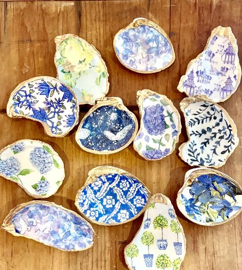 Serena & Lily style Blue and White Shell Dish Wedding Favor Bulk Discount for Coastal Destination Weddings Blue and White Coastal Wedding Favors Jewelry, Trinket, AirPods or Catchall gift.  This listing is for gilded oyster and clam shell jewelry or trinket dishes. They are perfect for a beach themed wedding or bridal shower or engagement party. Use as an oyster  or shell wedding favor or bridal party or engagement favor. I offer discounts if ordered in bulk of 50, 100 or more.  The bowl of the Seashell Wedding Favors, Blue And White Engagement Party, Coastal Engagement Party, Coastal Blue Wedding, Coastal Wedding Favors, Southern Wedding Decorations, French Blue Wedding, Shell Wedding, Blue Wedding Favors