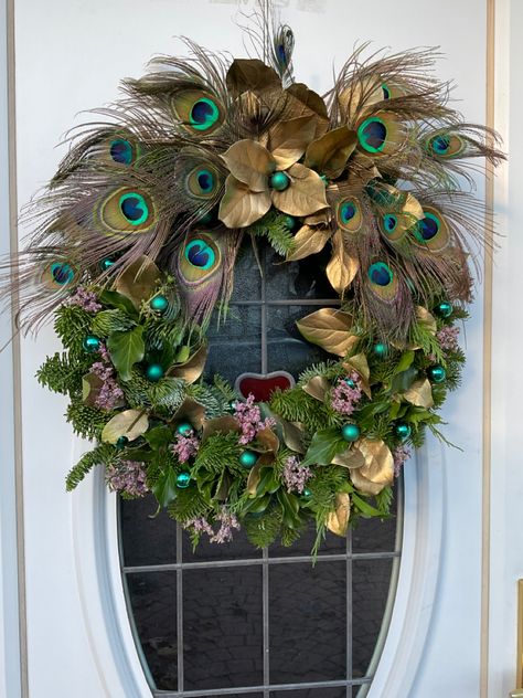 Gnome Christmas Wreath Ideas, Peacock Wreaths, Egyptian Tea, Peacock Christmas Tree, Peacock Wreath, Peacock Christmas, Everyday Wreaths, Christmas Products, Feather Crafts