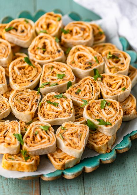 Mexican Pinwheels are a super simple and super tasty appetizer for any occasion. These Southwest Sausage Pinwheels are easy to make and require hardly any work at all. These sausage cream cheese pinwheels have all my favorite Mexican inspired flavor in one bite. Just as easy as any tortilla roll ups appetizer! Tortilla Roll Ups Appetizers, Pinwheel Appetizer, Mexican Pinwheels, Pinwheel Recipe, Sausage Pinwheels, Mexican Food Recipes Appetizers, Cream Cheese Pinwheels, Tortilla Pinwheels, Recipe With Cream Cheese