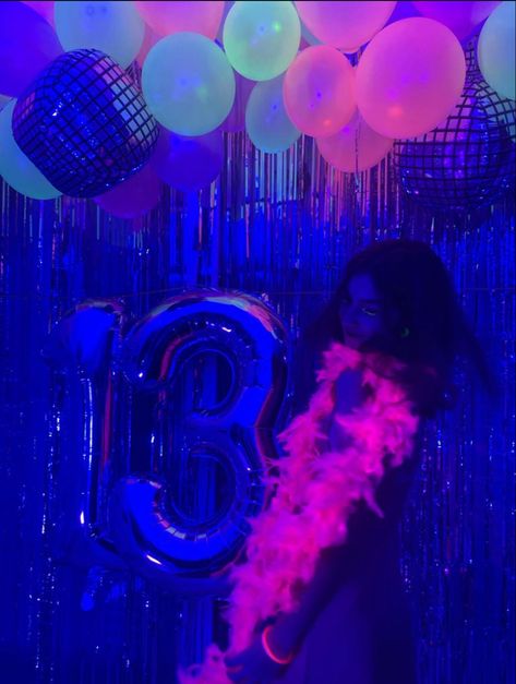 Glow Movie Party, Pink Glow In The Dark Party, 13 Neon Party, Neon Disco Theme Party, Neon Disco Birthday Party, Glow Disco Party, Neon Preppy Party, Glow And The Dark Party, Neon Pool Party Ideas Birthday