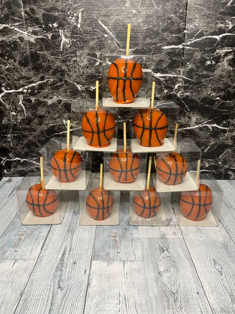 Basketball Candy Apples, Basketball Ideas, Apple Treats, 2nd Birthday Party For Boys, Candy Centerpieces, Apple Treat, Senior Night Gifts, 10 Birthday, Basketball Party