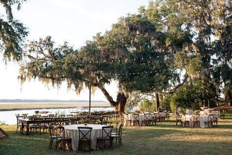 Backyard Marsh Wedding, Beaufort Sc Wedding Venues, Romantic Southern Wedding, Outdoor Southern Wedding, Low Country Wedding Reception, Low Country Wedding South Carolina, North Carolina Beach Wedding, Country Wedding Foods, Marsh Wedding