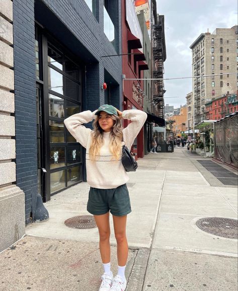 Dc Spring Outfits, Ashley Alexander Outfits, 90s Summer Outfits Aesthetic Vintage, Summer Boston Outfits, Italy Tourist Outfits, New Zealand Outfits Summer, Ur Mom Ashley Outfits, Summer Outfit Ideas 2024, Model Off Duty Outfit Ideas