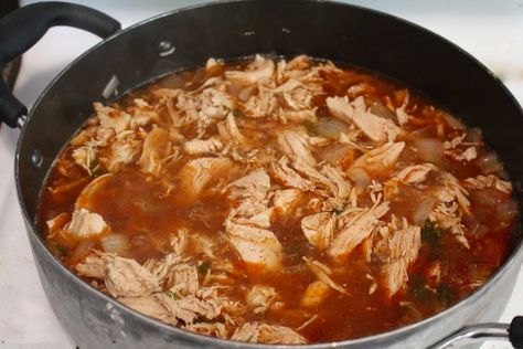 Shredded Mexican Chicken, Shredded Chicken Nachos, Shredded Chicken Burrito, Mexican Style Chicken, Taco Recipes Mexican, Boiled Chicken Recipes, Mexican Shredded Chicken, Boiled Chicken Breast, Meat Restaurant