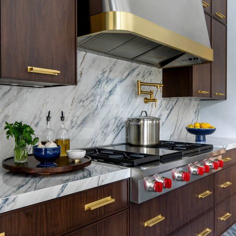 What’s your favorite Bilotta kitchen build? Share your top pick and why it stands out to you in the comments below. 👇 #BilottaKitchens #HomeInspiration Wolf Range Kitchen, Flat Front Kitchen Cabinets, Studios Interior Design, Flat Front Cabinets, Range Kitchen, Wolf Range, Shabby Chic Kitchen Decor, Diy Desk Decor, Comfortable Kitchen