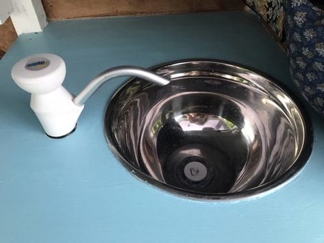 3 of the best campervan sink ideas for beginners - Befreewithlee Diy Bowl Sink, Campervan Sink, Diy Bathroom Sink, Camping Sink, Rv Sink, Caravan Sink, Camping Trailer Diy, Camper Bathroom, Portable Sink