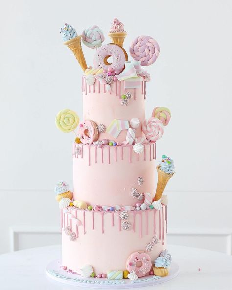 Candy Theme Cake, Cake Two Tier, Sweets Party, Candyland Cake, Dessert Aesthetic, Candy Theme, Candy Cake, Baby Birthday Cakes, Tier Cake