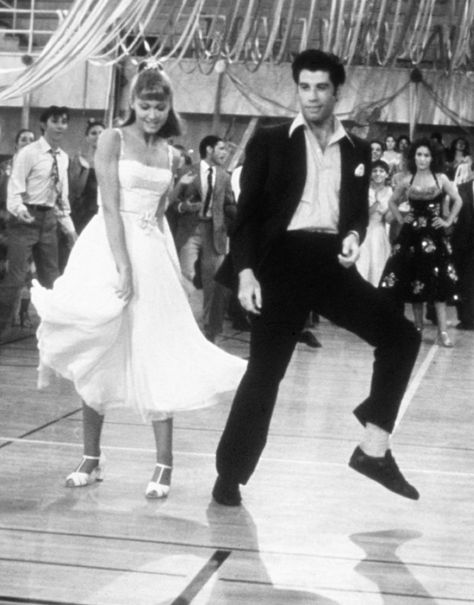 Grease Aesthetic, Caterina Valente, Sandy And Danny, Sandy Grease, Grease Movie, Black And White Photo Wall, Black And White Movie, Black And White Picture Wall, Movie Black